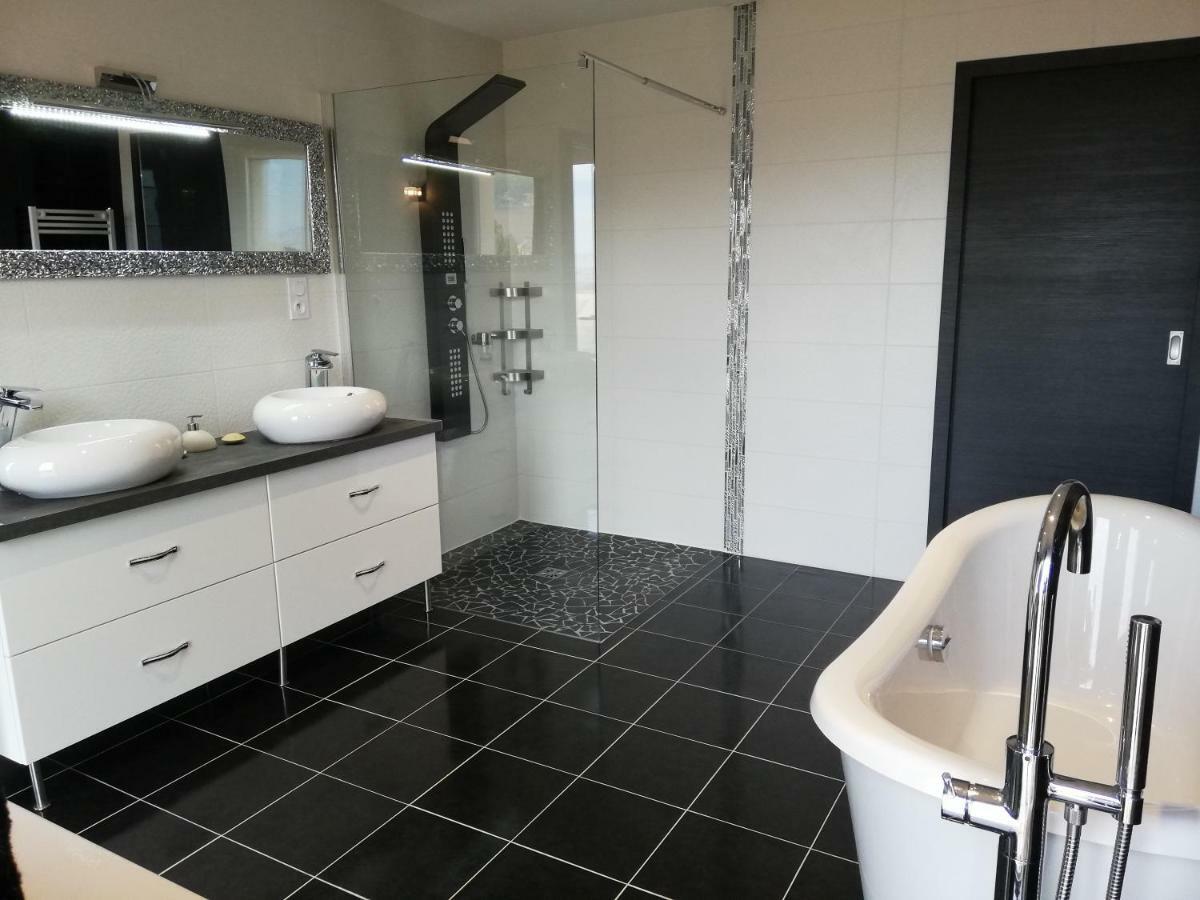 Chambres D'Hotes Luxe Et Serenite Theize Екстериор снимка
