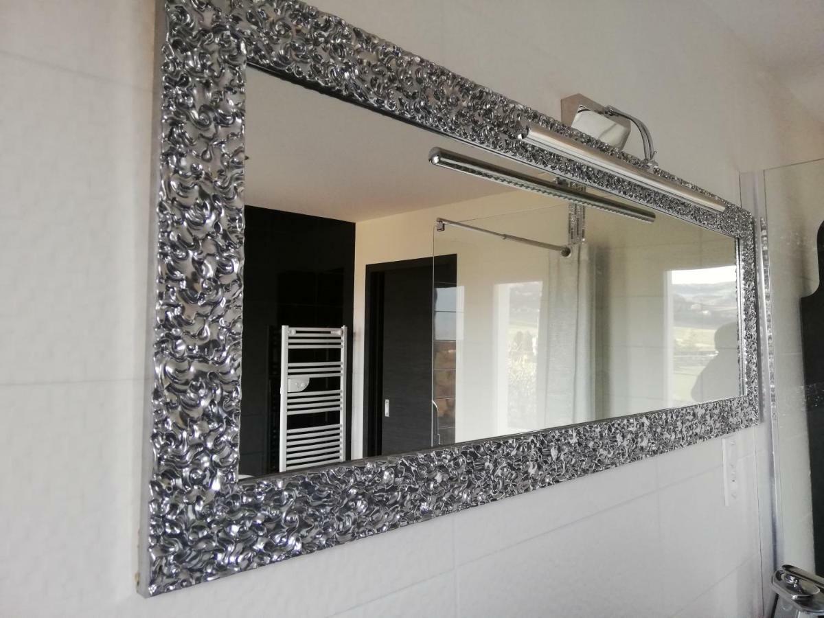 Chambres D'Hotes Luxe Et Serenite Theize Екстериор снимка